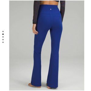 Groove Super-high-rise Flared Pant Nulu in Blue!